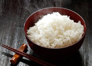 cach-nau-com-ngon-nhu-nha-hang-adcfoods